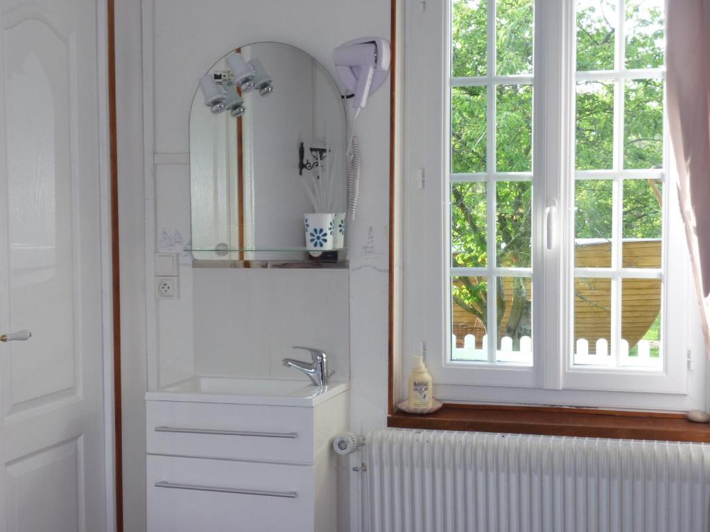 Chambre D'Hotes Au Fil De L'Eau Jumièges Rom bilde